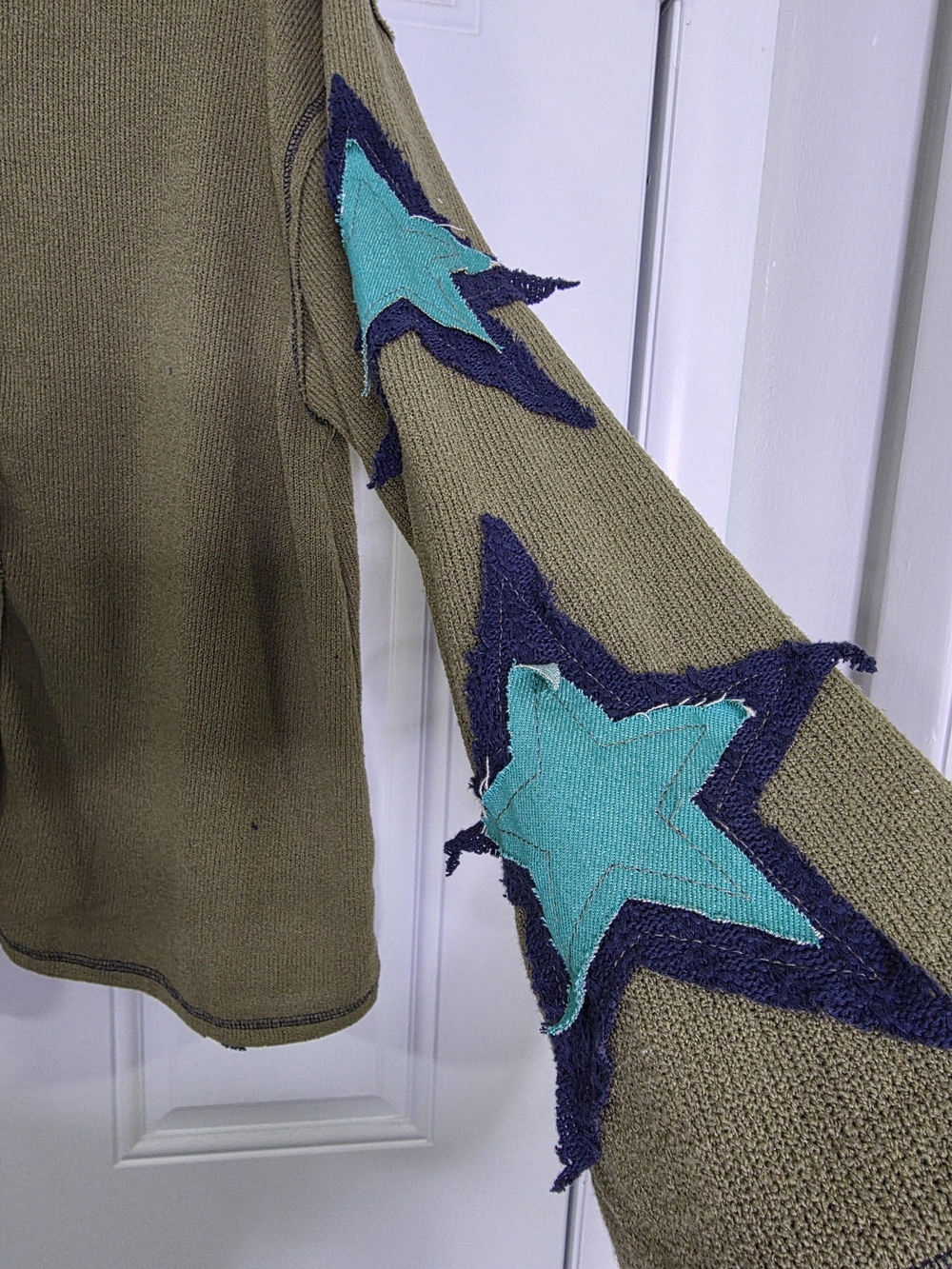 POL Appliqué Sweatshirt - Picture 5 of 5